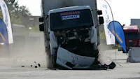 Crash Test - Mobile Fahrzeugsperre OktaBlock Hörmann on Youtube