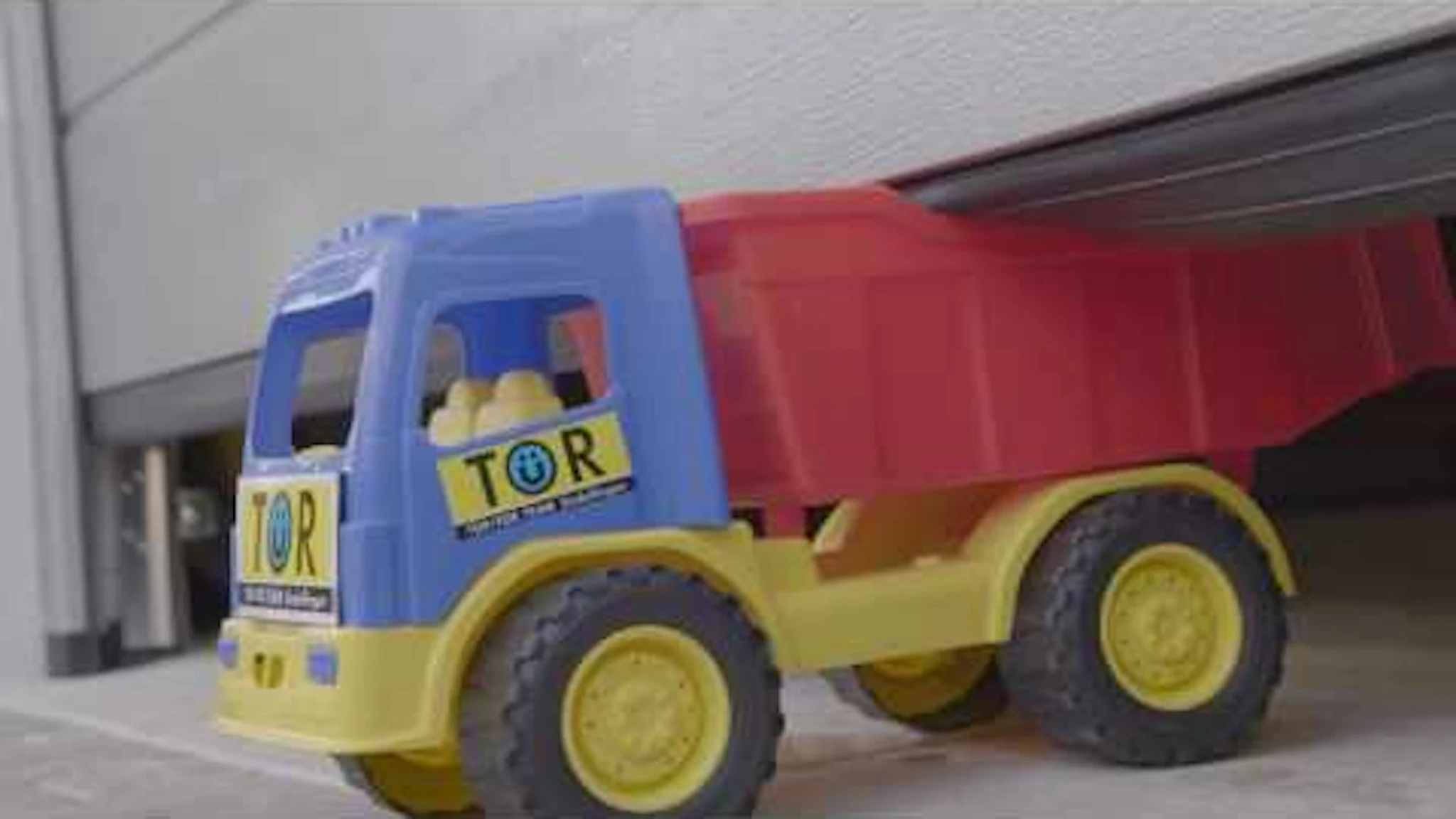 Redaktioneller Film: Sicherheit bei Garagentoren Hörmann on Youtube